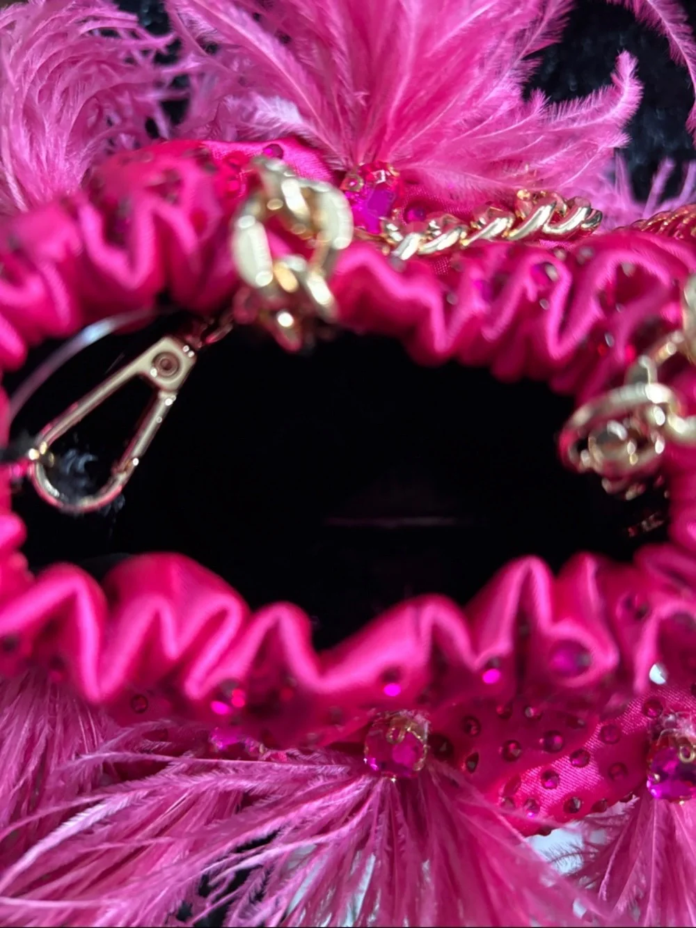 Olga Berg Livvy Fuchsia Feather Pouch NWT - Picture 7 of 11